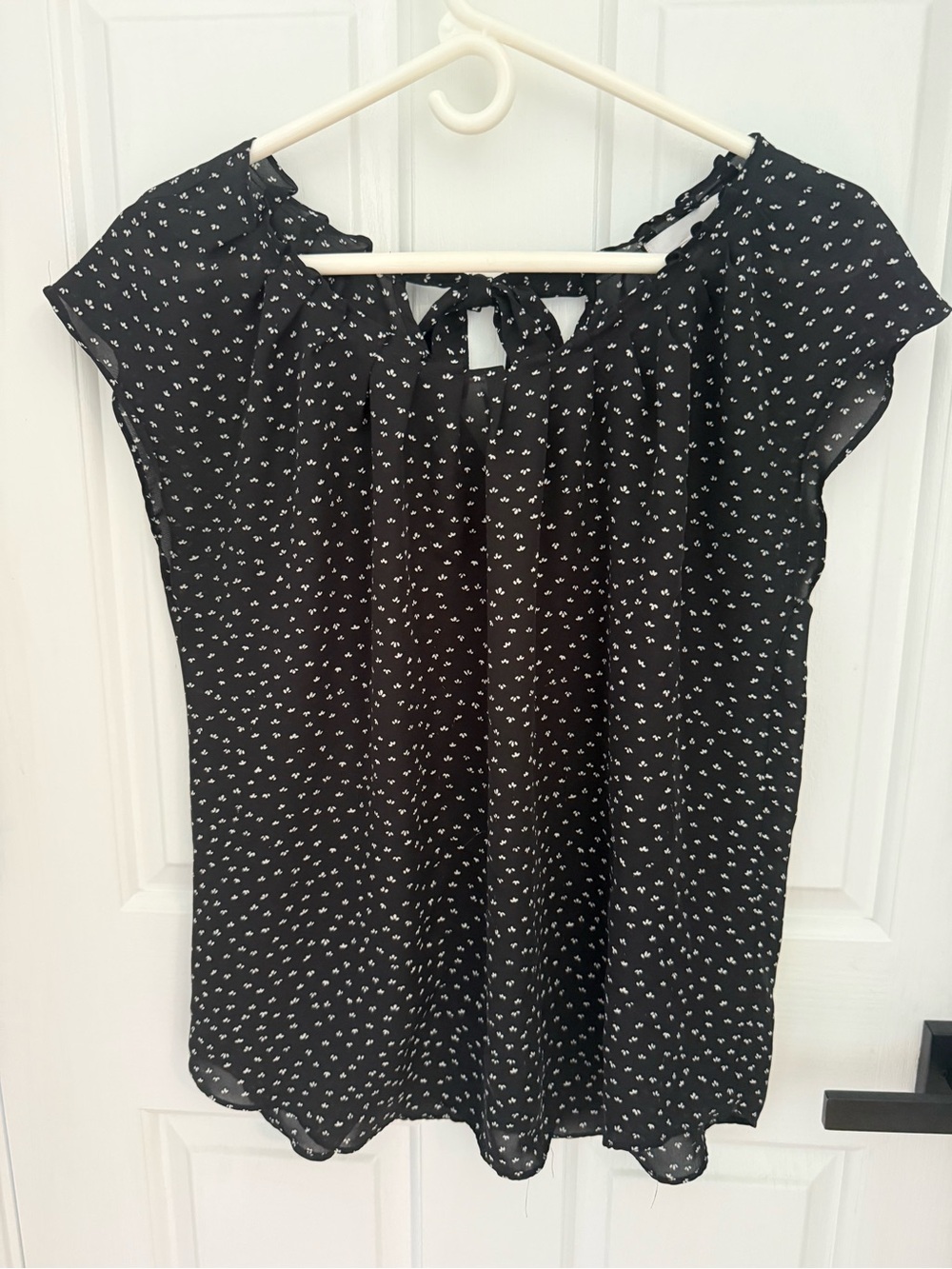 LC Lauren Conrad Black Cap-Sleeve Printed Blouse